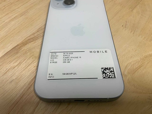 Apple iphone 15 a3090 mobiele telefoon; glas bevat was krasjes - geen beperking hierdoor - afbeelding 2 van  9