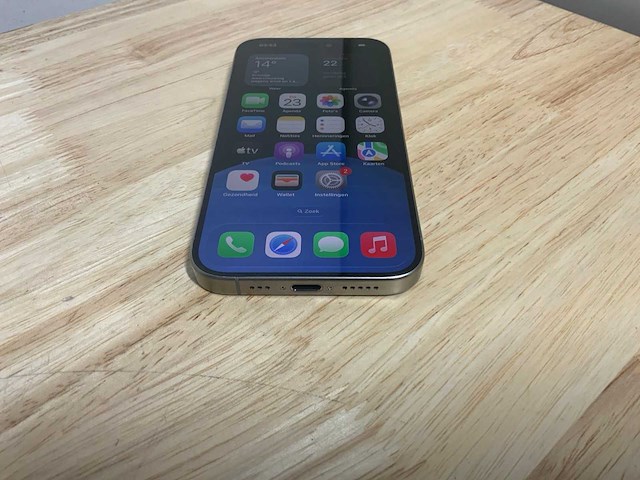 Apple iphone 15 pro a3102 mobiele telefoon - afbeelding 2 van  8