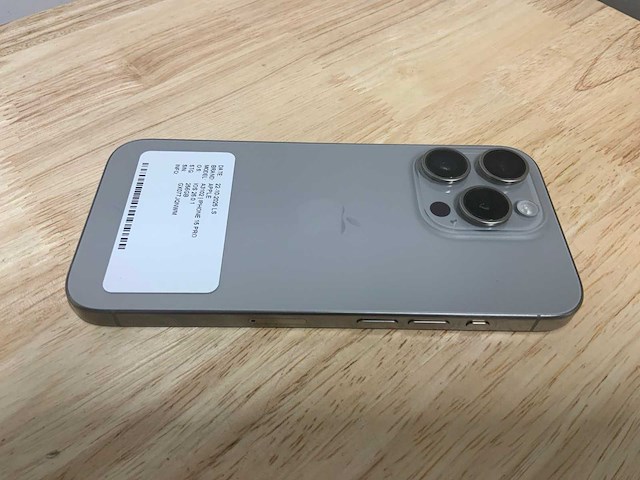 Apple iphone 15 pro a3102 mobiele telefoon - afbeelding 7 van  8