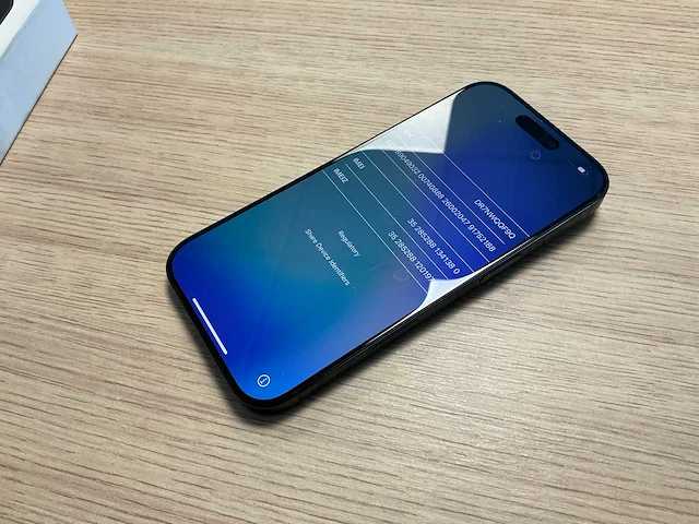 Apple iphone 16 pro (256gb) mobiele telefoon - afbeelding 3 van  4