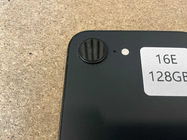 Apple iphone 16e (128gb) mobiele telefoon - afbeelding 3 van  3