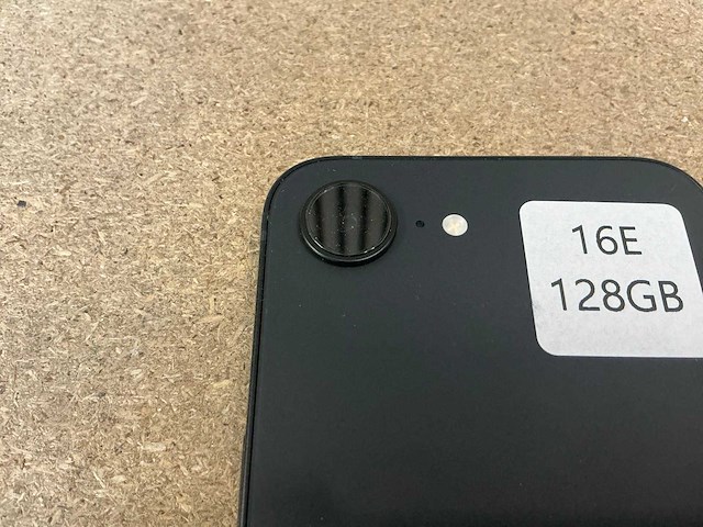 Apple iphone 16e (128gb) mobiele telefoon - afbeelding 5 van  5