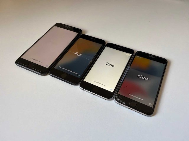 Apple iphone (4x) - afbeelding 1 van  3