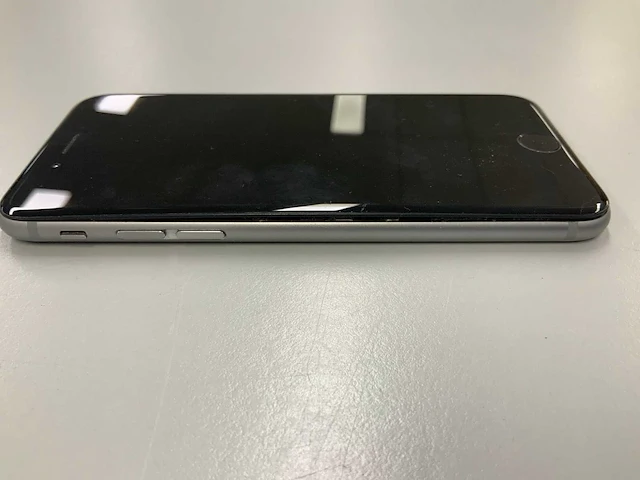 Apple iphone se 1st generation pink/space gray + iphone 6s + htc phone (4x) - afbeelding 2 van  3