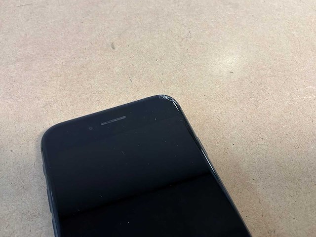 Apple iphone se 2 (64gb) - afbeelding 2 van  3