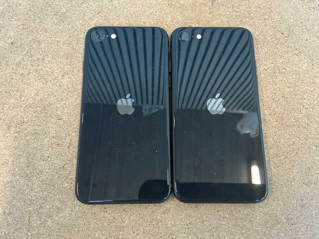Apple iphone se (2022, 64gb) mobiele telefoon (2x) - afbeelding 3 van  3