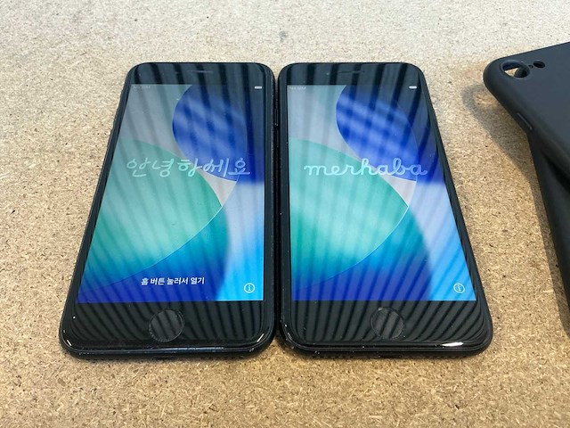 Apple iphone se (2022, 64gb) mobiele telefoon (2x) - afbeelding 2 van  5
