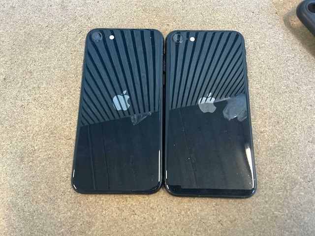 Apple iphone se (2022, 64gb) mobiele telefoon (2x) - afbeelding 5 van  5