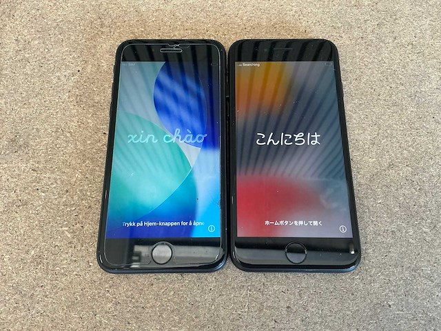 Apple iphone se 2nd gen (64gb) (2x) - afbeelding 1 van  3