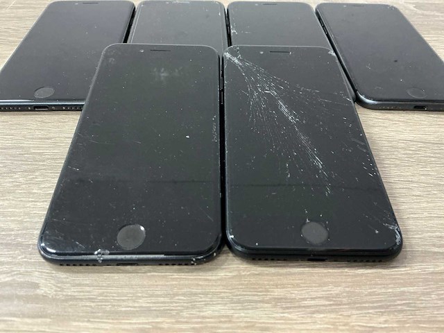 Apple iphone se (2nd gen) / 7 mobiele telefoon (6x) - afbeelding 2 van  7