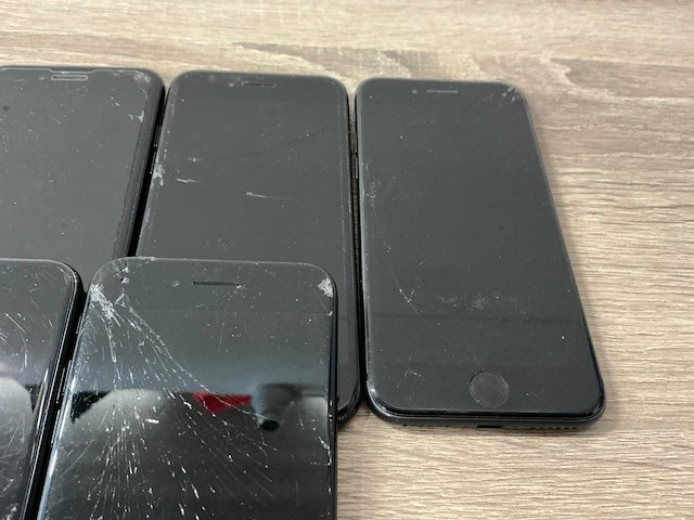 Apple iphone se (2nd gen) / 7 mobiele telefoon (6x) - afbeelding 3 van  7