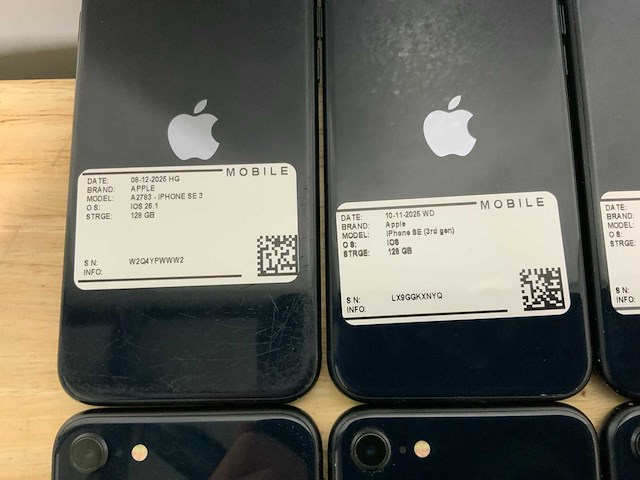 Apple iphone se 3 |a2782 mobiele telefoon (10x) - afbeelding 3 van  7