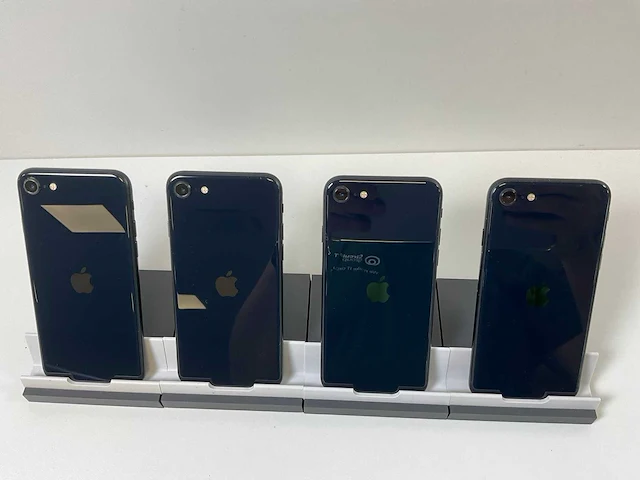 Apple iphone se 3rd gen - 64 gb - midnight (4x) - afbeelding 5 van  5