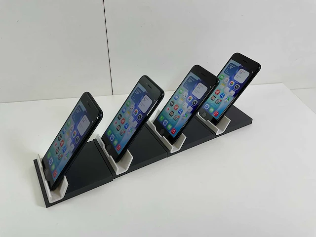 Apple iphone se 3rd gen - 64 gb - midnight (4x) - afbeelding 4 van  5