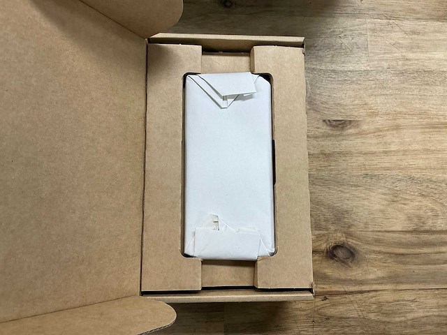 Apple iphone se 3rd gen 64gb midnight - afbeelding 4 van  4