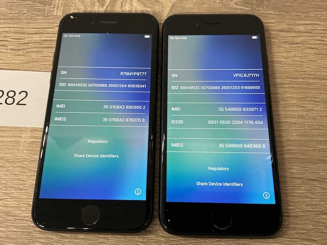 Apple iphone se (3rd gen) mobiele telefoon (2x) - afbeelding 1 van  3
