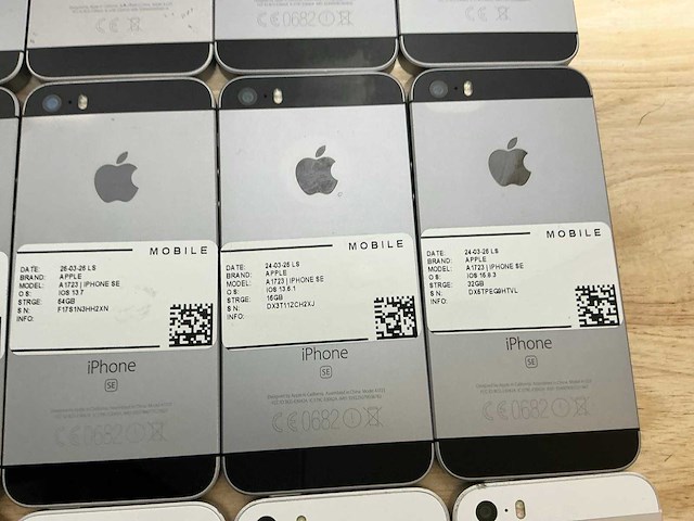 Apple iphone se | a1723 mobiele telefoon (24x) - afbeelding 8 van  9