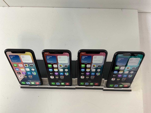 Apple iphone xr - 128 gb / 64 gb - black (4x) - afbeelding 2 van  5