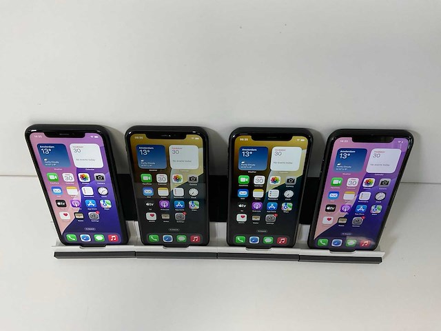Apple iphone xr - 64 gb - black (4x) - afbeelding 2 van  5