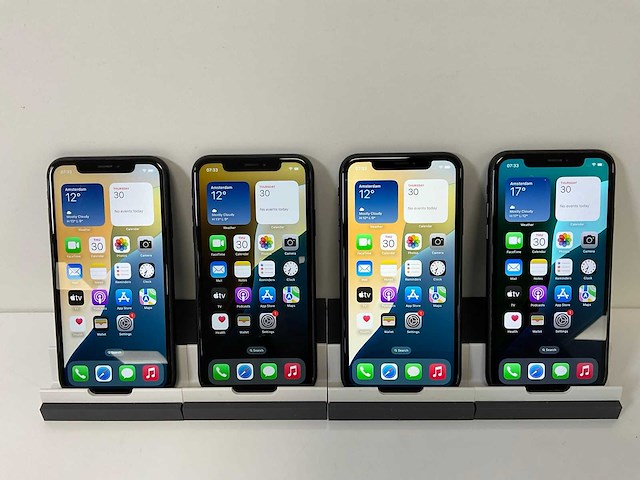 Apple iphone xr - 64 gb - black (4x) - afbeelding 1 van  5