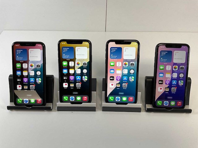 Apple iphone xr - 64 gb - black (4x) - afbeelding 1 van  4