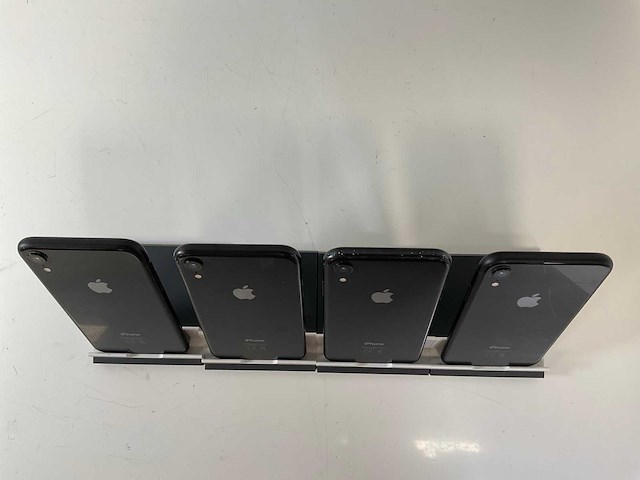 Apple iphone xr - 64 gb - black (4x) - afbeelding 5 van  5