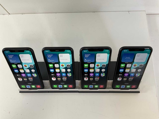 Apple iphone xr - 64 gb - black (4x) - afbeelding 2 van  5