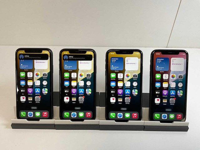 Apple iphone xr - 64 gb - black (4x) - afbeelding 1 van  5