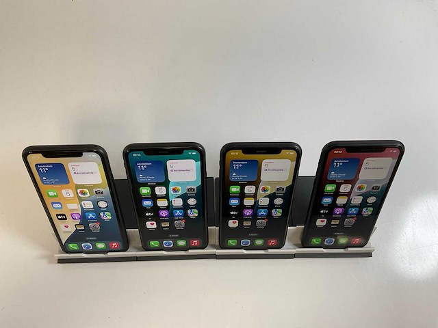 Apple iphone xr - 64 gb - black (4x) - afbeelding 2 van  5