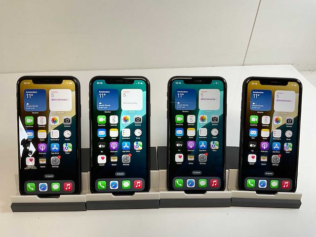 Apple iphone xr - 64 gb - black (4x) - afbeelding 1 van  5