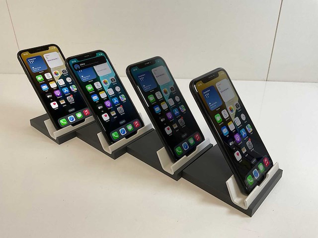 Apple iphone xr - 64 gb - black (4x) - afbeelding 3 van  5