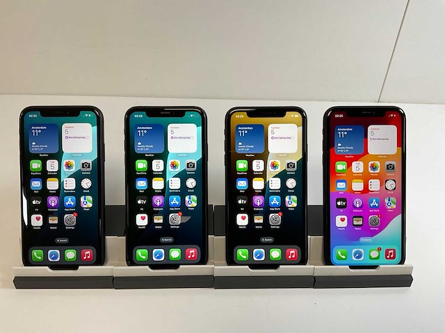Apple iphone xr - 64 gb - black (4x) - afbeelding 1 van  5