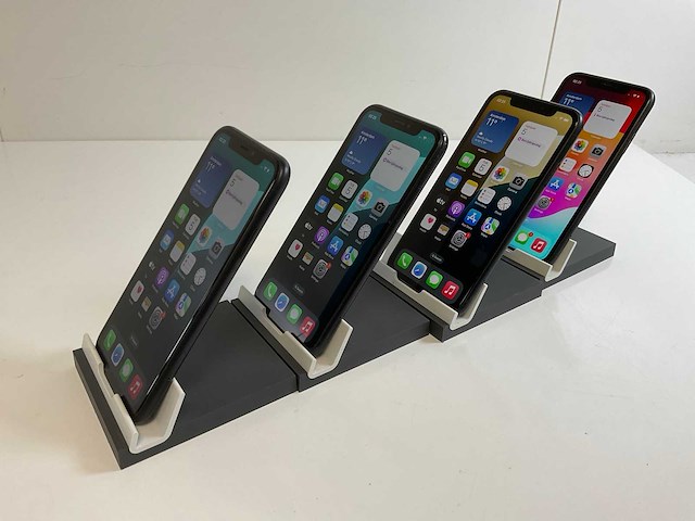 Apple iphone xr - 64 gb - black (4x) - afbeelding 4 van  5