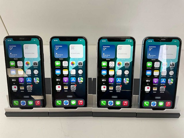 Apple iphone xr - 64 gb - black / white / light blue (4x) - afbeelding 1 van  5