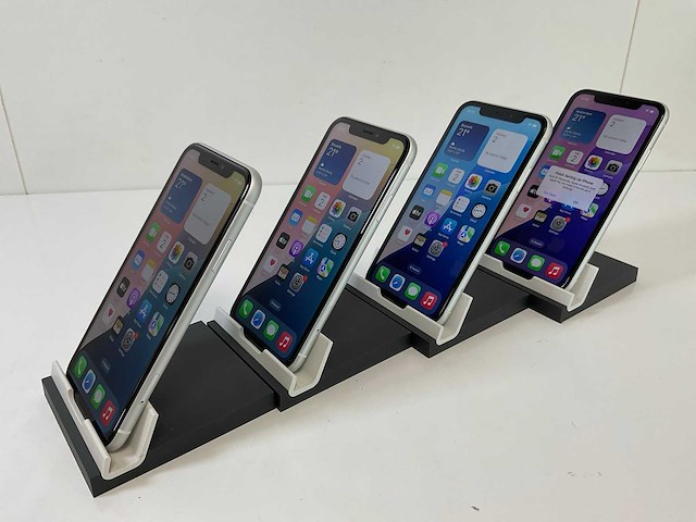 Apple iphone xr - 64 gb - white (4x) - afbeelding 5 van  6