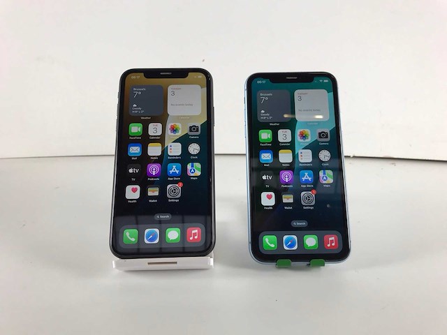 Apple iphone xr - 64/256 gb - black/blue (2x) - afbeelding 1 van  1