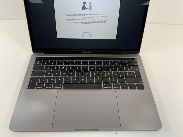 Apple macbook 13.3", core(tm) i7 8th gen, 16 gb ram, 500 gb nvme laptop - afbeelding 4 van  7