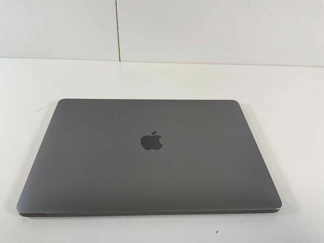 Apple macbook 13.3", core(tm) i7 8th gen, 16 gb ram, 500 gb nvme laptop - afbeelding 5 van  7