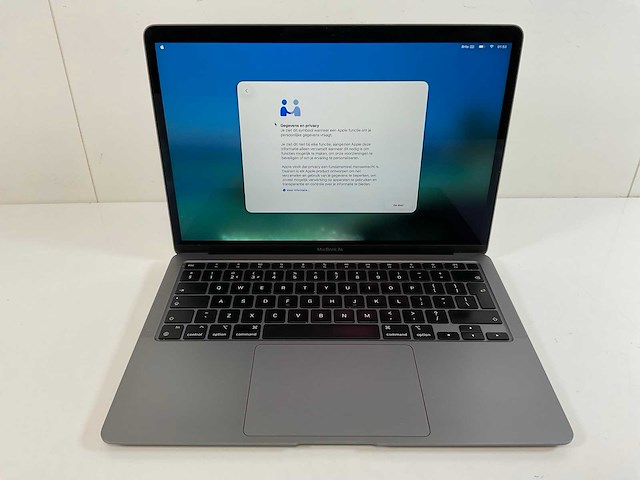Apple macbook air 13”, apple m1, 16 gb ram, 251 gb nvme laptop - afbeelding 1 van  5