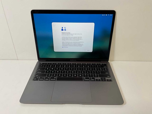 Apple macbook air 13”, apple m1, 8 gb ram, 121 gb nvme laptop - afbeelding 1 van  7