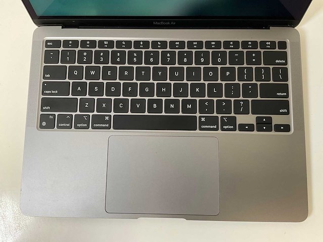 Apple macbook air 13”, apple m1, 8 gb ram, 121 gb nvme laptop - afbeelding 4 van  7