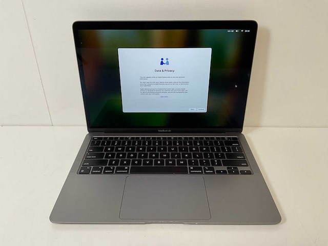 Apple macbook air 13”, apple m1, 8 gb ram, 121 gb nvme laptop - afbeelding 1 van  7