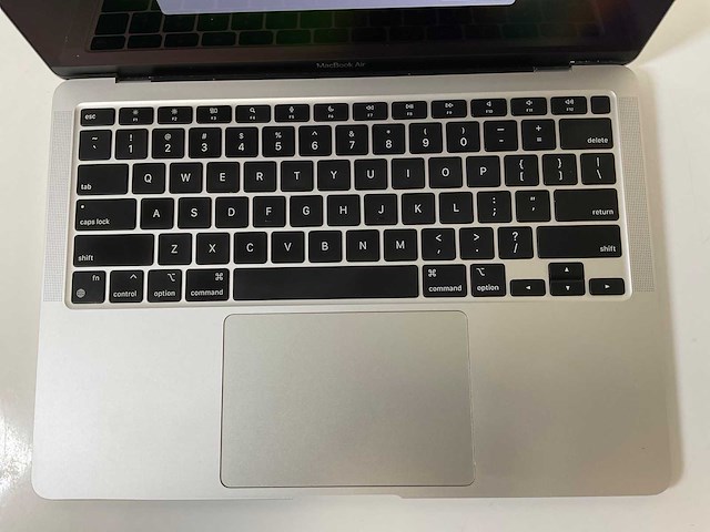 Apple macbook air 13”, apple m1, 8 gb ram, 251 gb nvme laptop - afbeelding 4 van  8