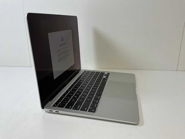 Apple macbook air 13”, apple m1, 8 gb ram, 251 gb nvme laptop - afbeelding 2 van  7