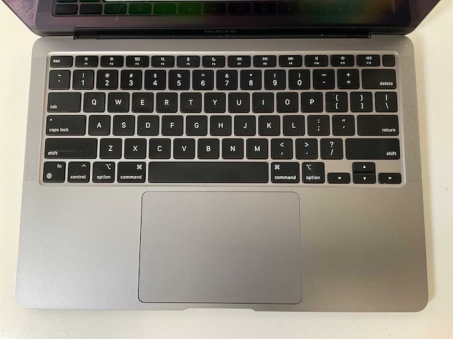 Apple macbook air 13”, apple m1, 8 gb ram, 251 gb nvme laptop - afbeelding 4 van  7
