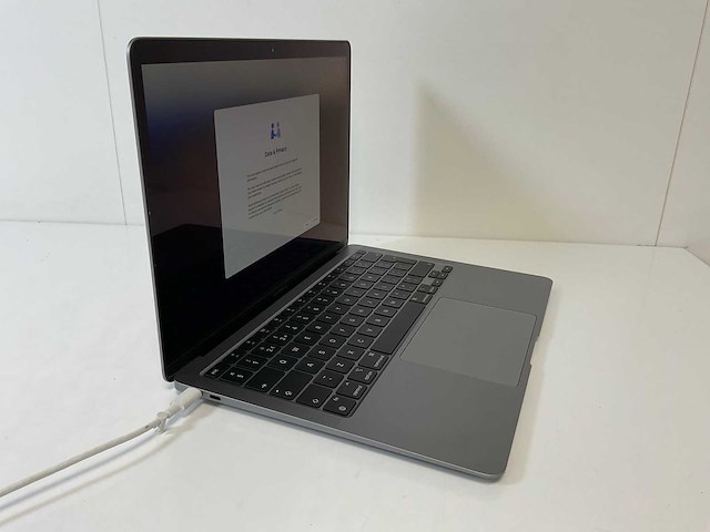 Apple macbook air 13”, apple m1, 8 gb ram, 251 gb nvme laptop - afbeelding 2 van  6