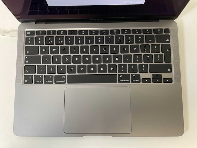 Apple macbook air 13”, apple m1, 8 gb ram, 251 gb nvme laptop - afbeelding 3 van  6