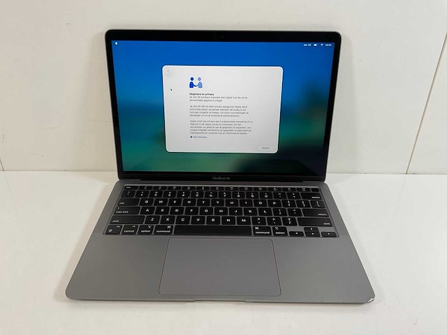 Apple macbook air 13”, apple m1, 8 gb ram, 251 gb nvme laptop - afbeelding 1 van  5