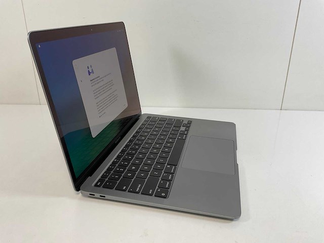 Apple macbook air 13”, apple m1, 8 gb ram, 251 gb nvme laptop - afbeelding 2 van  5