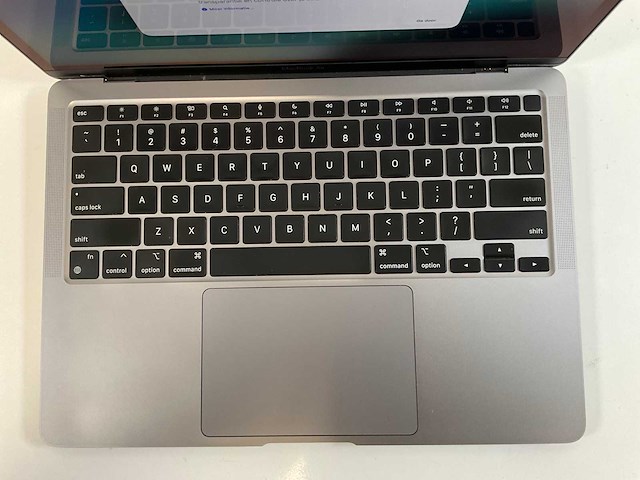 Apple macbook air 13”, apple m1, 8 gb ram, 251 gb nvme laptop - afbeelding 4 van  7